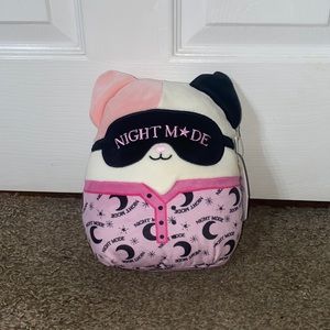 Katsla squishmallow 8”